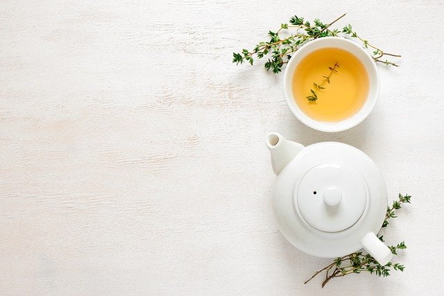 Зеленый чай Kiki Health от нашей прикроватной тумбочки 1